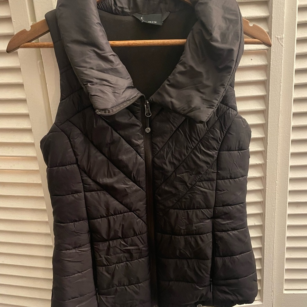 Mondetta Black Quilted Puffer Vest with High Funnel Collar